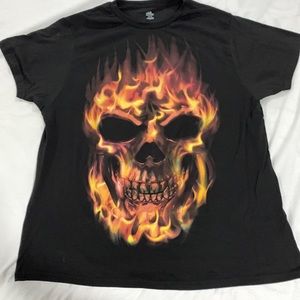 Xl black Halloween skull shirt